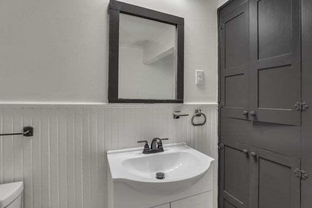 141 S Kensington Place, Springfield, OH 45504