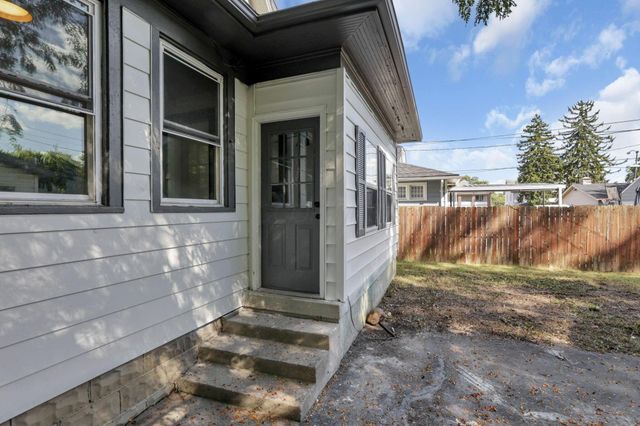 141 S Kensington Place, Springfield, OH 45504