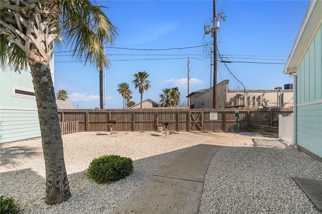 15111 Beach Country Dr, Corpus Christi, TX 78418