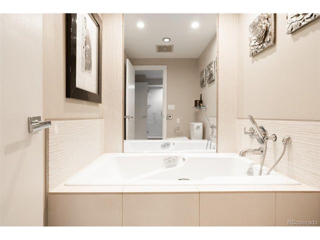 1900 E Girard Pl 406, Englewood, CO 80113