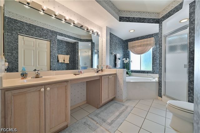 28060 Palmas Grandes LN 105, Bonita Springs, FL 34135