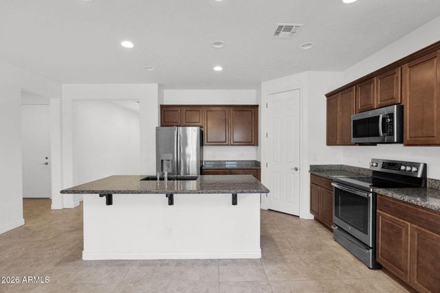 10631 E WAVELENGTH Avenue, Mesa, AZ 85212