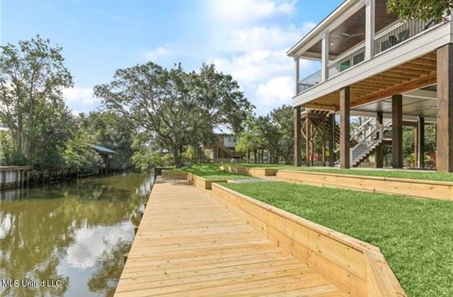 37 Good Street, Bay Saint Louis, MS 39520