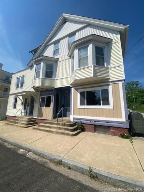22 Hunters Avenue, Norwich, CT 06380