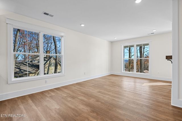 104 Timbercrest Lane, Clinton, TN 37716