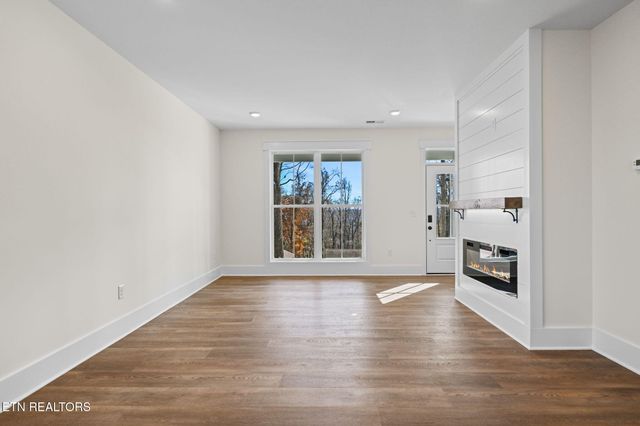 104 Timbercrest Lane, Clinton, TN 37716