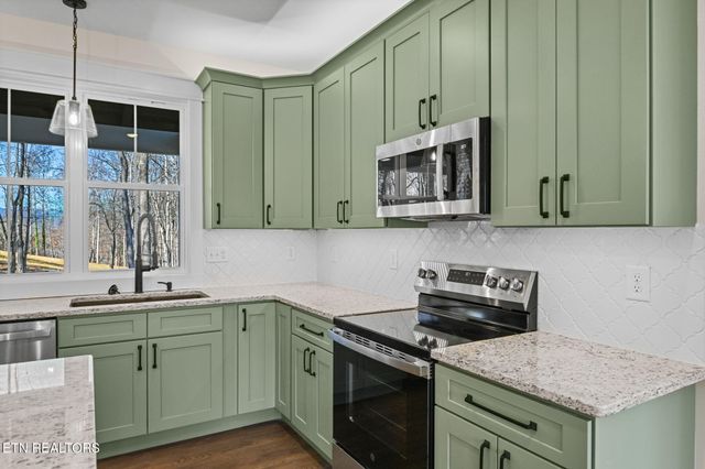 104 Timbercrest Lane, Clinton, TN 37716