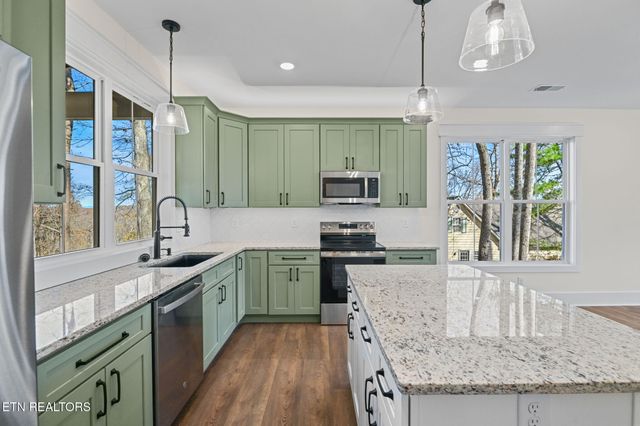 104 Timbercrest Lane, Clinton, TN 37716