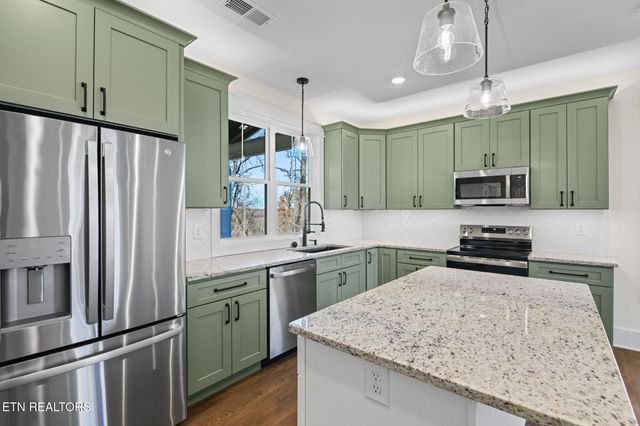 104 Timbercrest Lane, Clinton, TN 37716