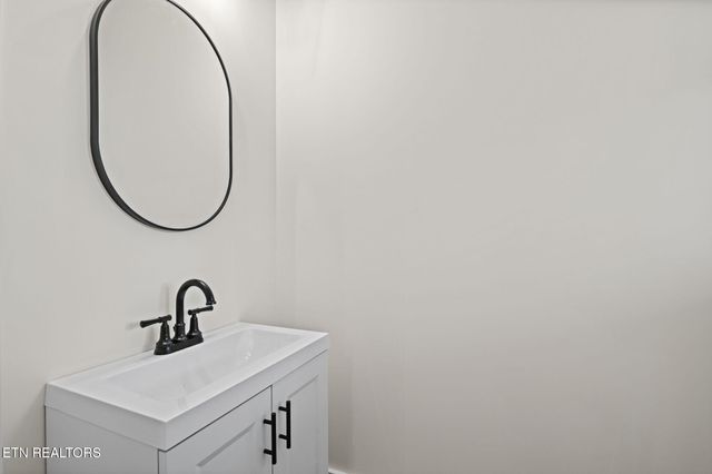 104 Timbercrest Lane, Clinton, TN 37716