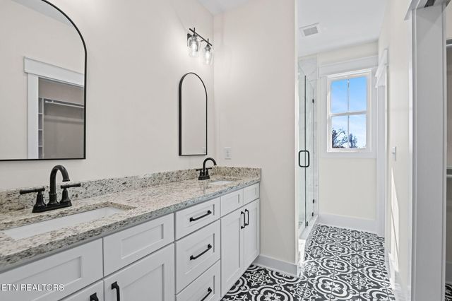 104 Timbercrest Lane, Clinton, TN 37716