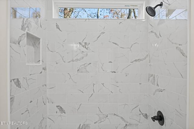 104 Timbercrest Lane, Clinton, TN 37716