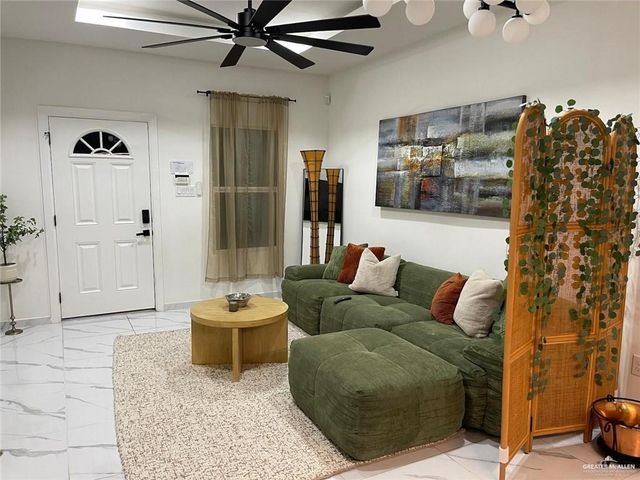 607 Buccaneer Drive 1, Hidalgo, TX 78557