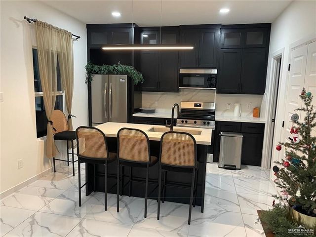 607 Buccaneer Drive 1, Hidalgo, TX 78557