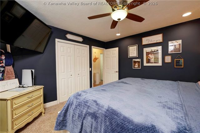 1 Hillcrest Drive, Teays, WV 25560