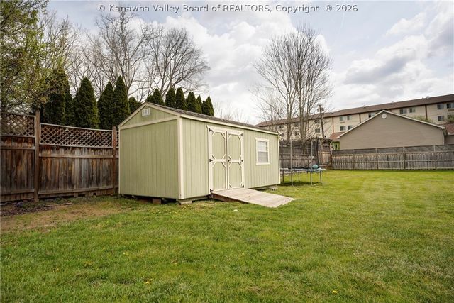 1 Hillcrest Drive, Teays, WV 25560