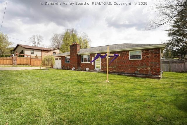 1 Hillcrest Drive, Teays, WV 25560