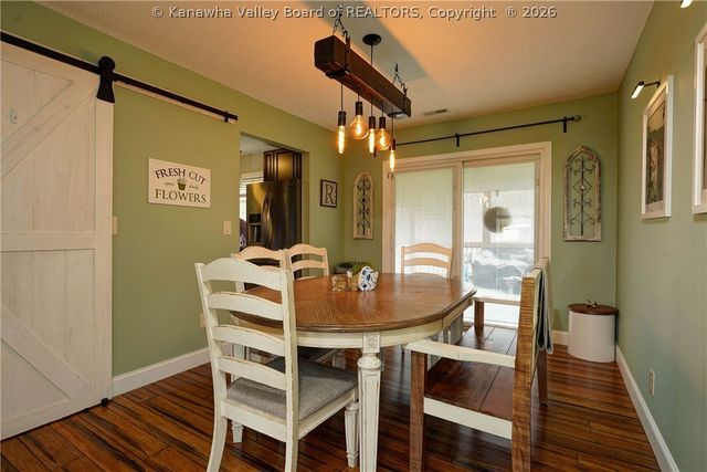 1 Hillcrest Drive, Teays, WV 25560