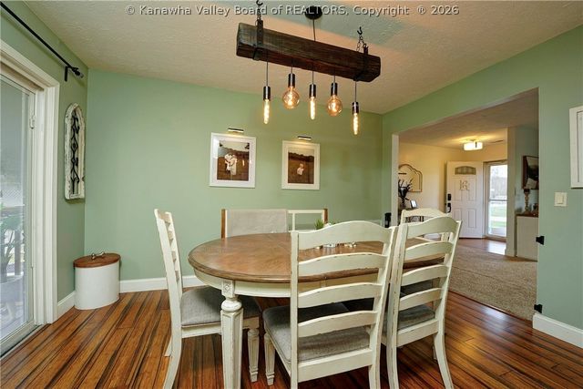 1 Hillcrest Drive, Teays, WV 25560