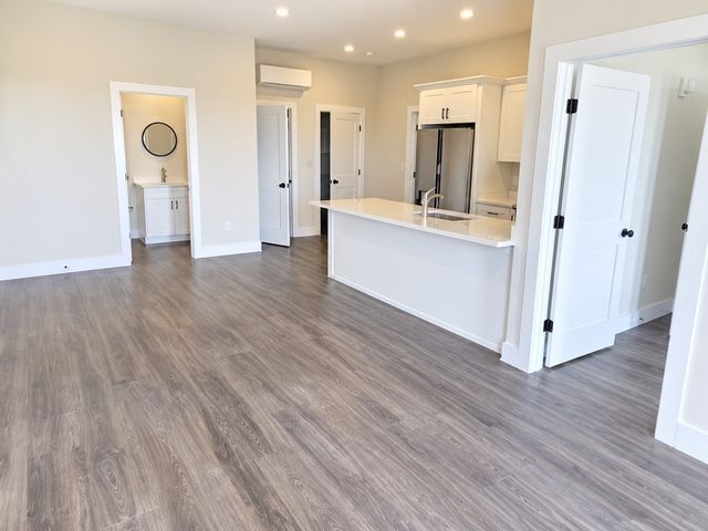 64 Tolman 1, Boston, MA 02122