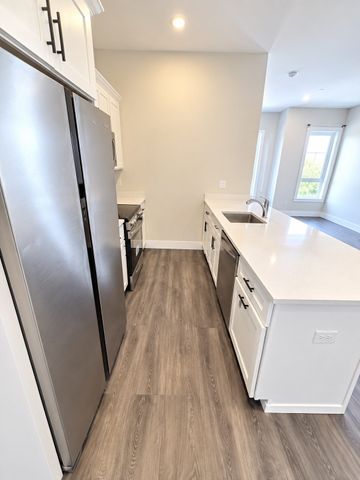 64 Tolman 1, Boston, MA 02122