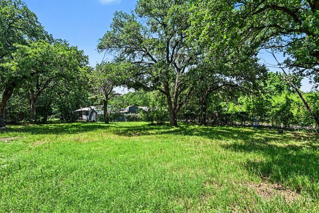 7184 Base Street, Azle, TX 76020