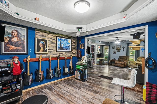 7184 Base Street, Azle, TX 76020