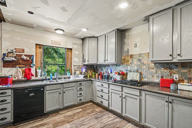 7184 Base Street, Azle, TX 76020