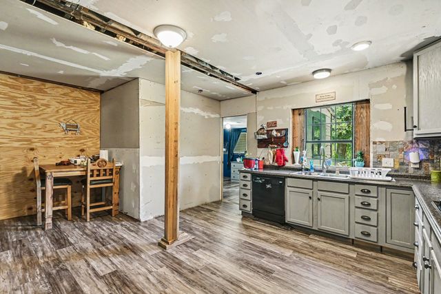 7184 Base Street, Azle, TX 76020