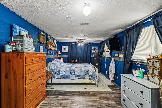 7184 Base Street, Azle, TX 76020
