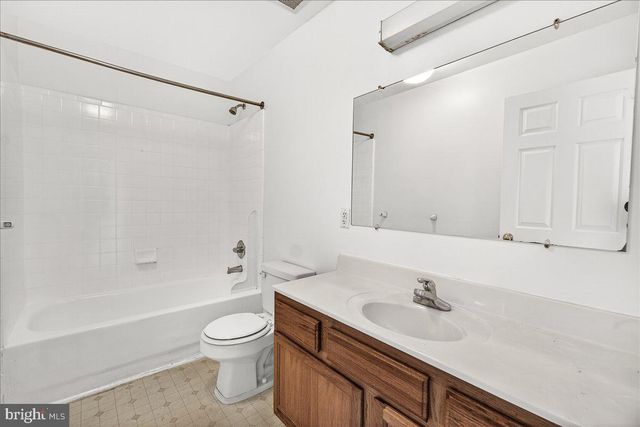 912 LANVALE ST, Hagerstown, MD 21740