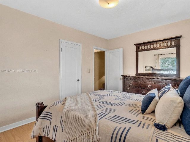 10 SW 72nd Avenue, Miami, FL 33144