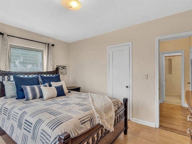 10 SW 72nd Avenue, Miami, FL 33144