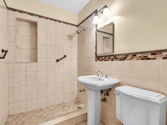 10 SW 72nd Avenue, Miami, FL 33144