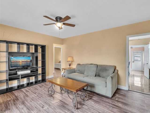 10 SW 72nd Avenue, Miami, FL 33144