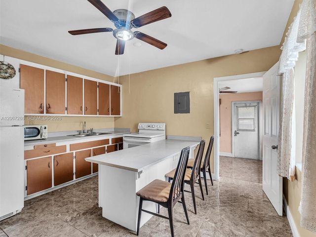10 SW 72nd Avenue, Miami, FL 33144