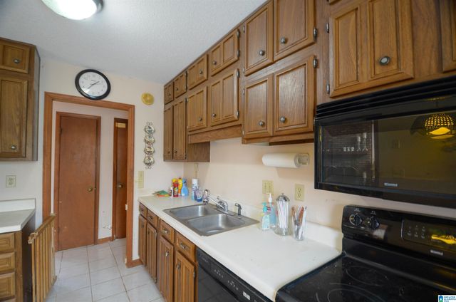 1708 GARDENRIDGE ROAD, Gardendale, AL 35071