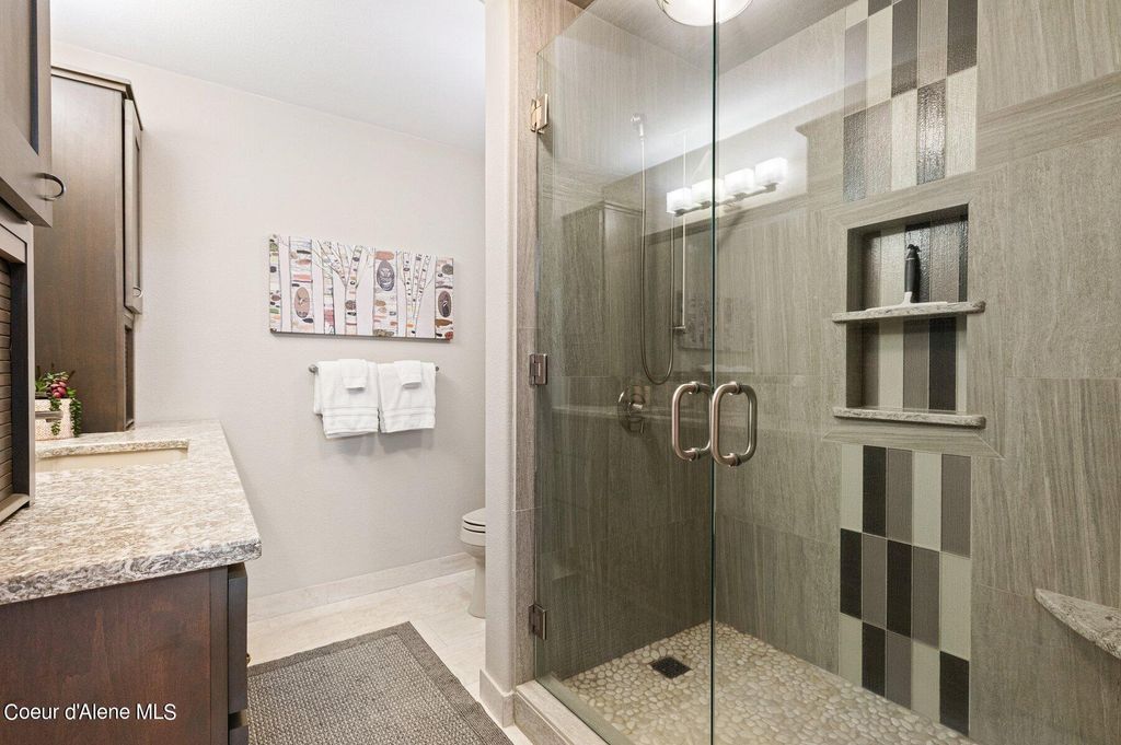 2537 Lakeshore Dr, Sagle, ID 83860 photo 40