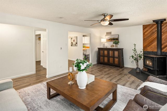 28444 Retreat Kanaskat Road SE, Ravensdale, WA 98051