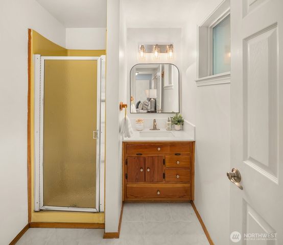 28444 Retreat Kanaskat Road SE, Ravensdale, WA 98051