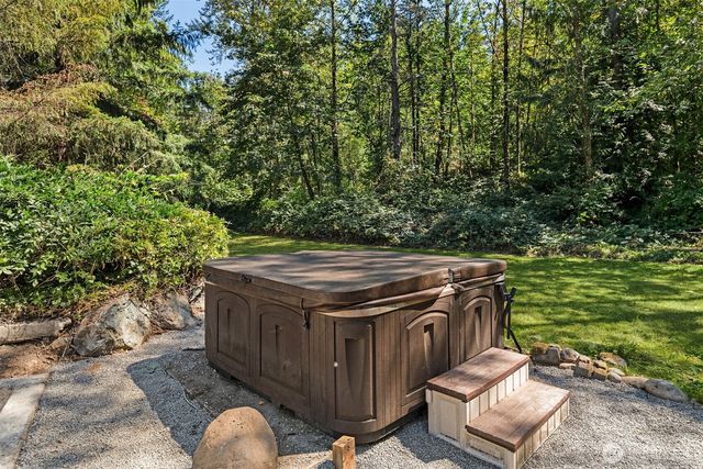28444 Retreat Kanaskat Road SE, Ravensdale, WA 98051