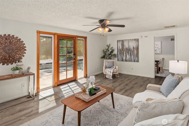 28444 Retreat Kanaskat Road SE, Ravensdale, WA 98051