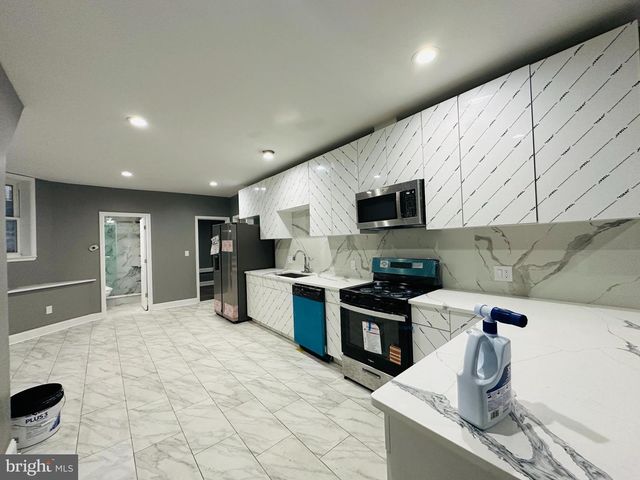 2440-42 S 9TH ST, Philadelphia, PA 19148