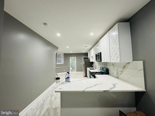 2440-42 S 9TH ST, Philadelphia, PA 19148