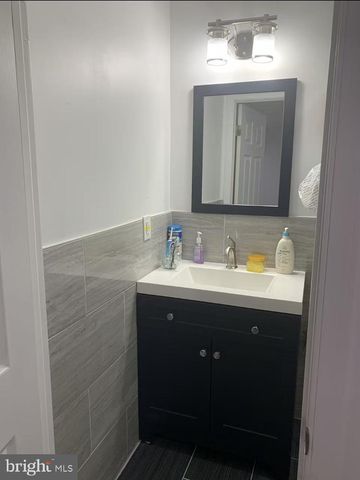 2440-42 S 9TH ST, Philadelphia, PA 19148