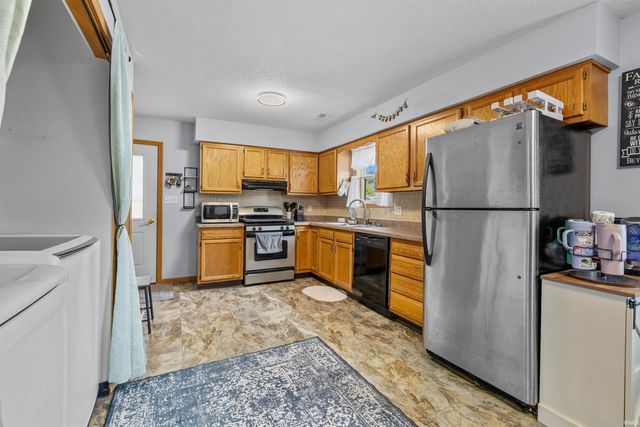 421 Manahan Drive, Angola, IN 46703