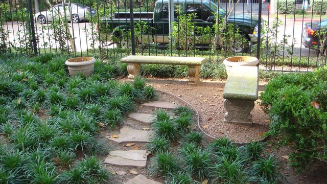 4515 Briar Hollow Place 315, Houston, TX 77027