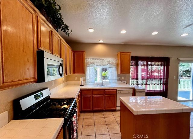 12431 Blazing Star Lane, Victorville, CA 92392