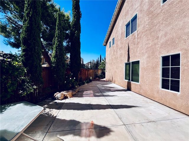 12431 Blazing Star Lane, Victorville, CA 92392