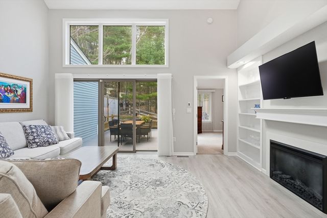 59 Hillside Dr 59, Wayland, MA 01778